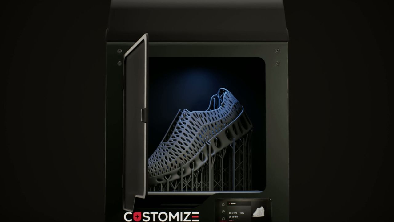 M300 Plus additive manufacturing unit by Customize Medical